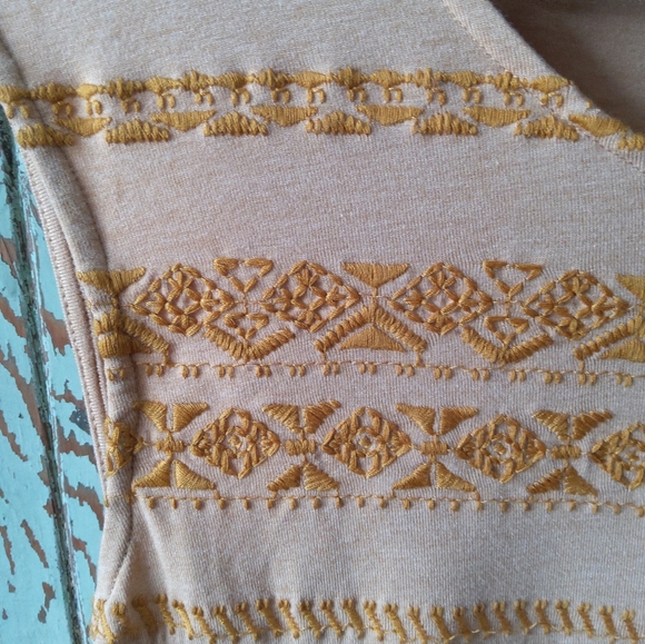 Adrianna Papell Top 2X - Picture 2 of 6